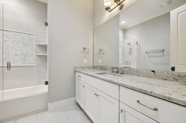 421 Glen West Dr, Nashville, TN 37215