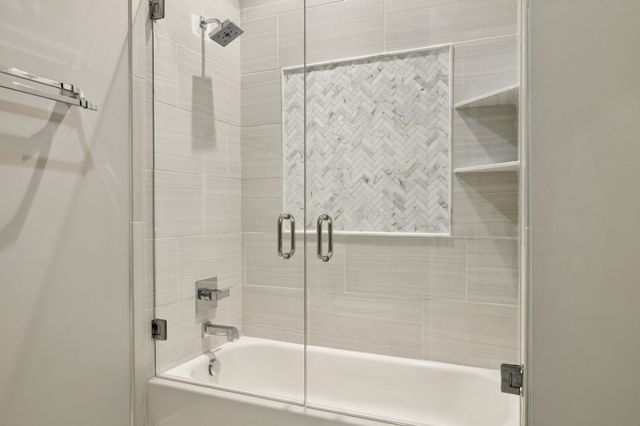 421 Glen West Dr, Nashville, TN 37215