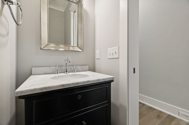 421 Glen West Dr, Nashville, TN 37215