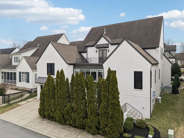 421 Glen West Dr, Nashville, TN 37215