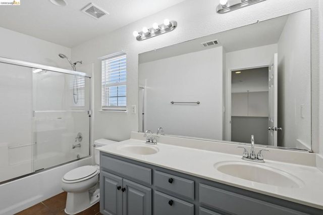 74 Vella Cir, Oakley, CA 94561