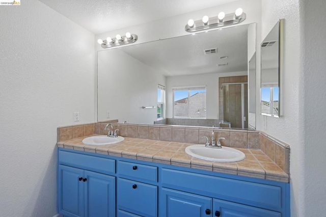74 Vella Cir, Oakley, CA 94561