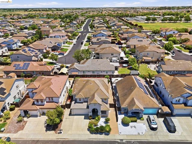74 Vella Cir, Oakley, CA 94561