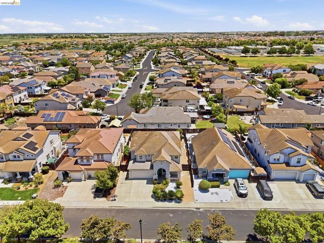 74 Vella Cir, Oakley, CA 94561