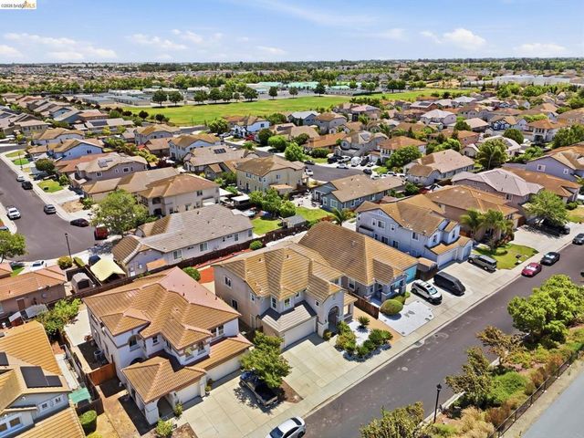 74 Vella Cir, Oakley, CA 94561