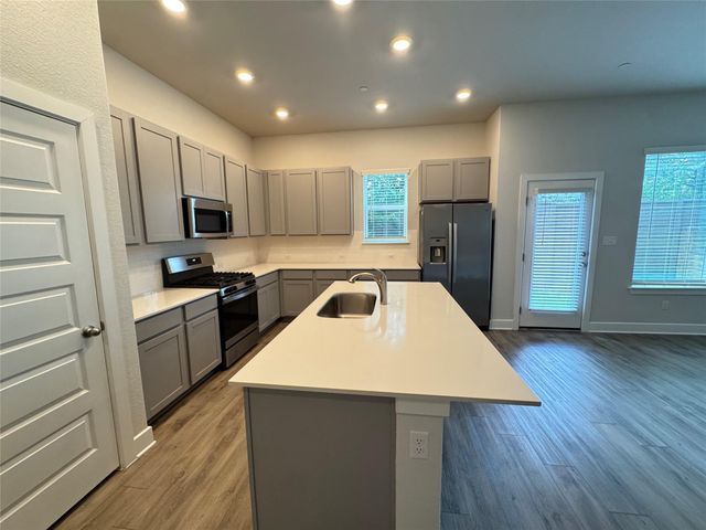 3000 Chisholm Trail RD 20, Round Rock, TX 78681