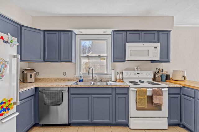 900 S Missouri Avenue, Springfield, MO 65806