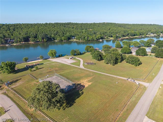 2511 Lakeside Drive, Greenwood, AR 72936
