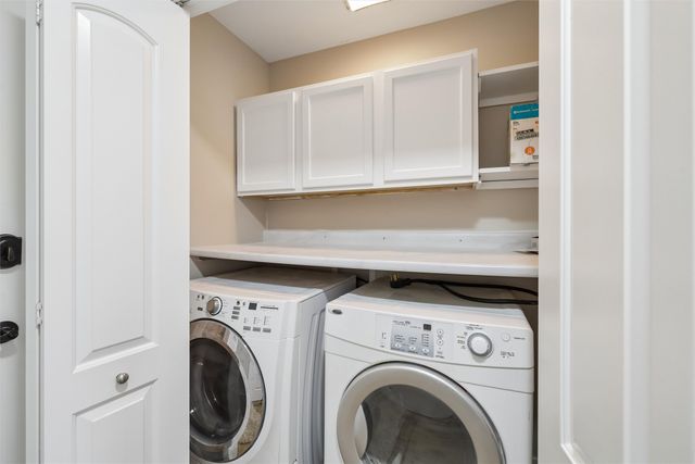 5928 NW 50th Street, Johnston, IA 50131