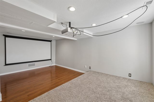 5928 NW 50th Street, Johnston, IA 50131