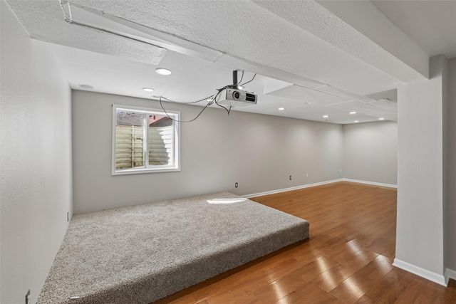 5928 NW 50th Street, Johnston, IA 50131