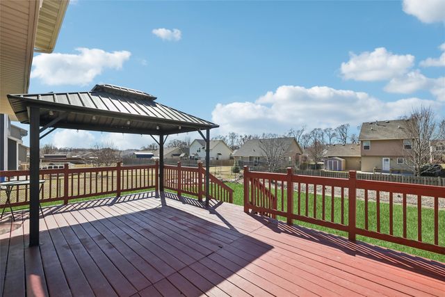 5928 NW 50th Street, Johnston, IA 50131