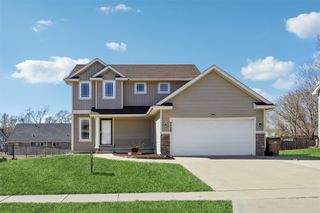 5928 NW 50th Street, Johnston, IA 50131