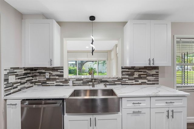 624 ORANGE STREET, Palm Harbor, FL 34683