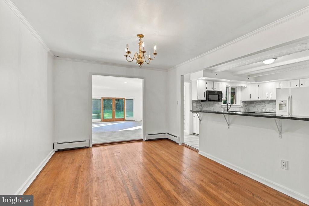 624 W WAYNE AVE, WAYNE, PA 19087 — photo 5