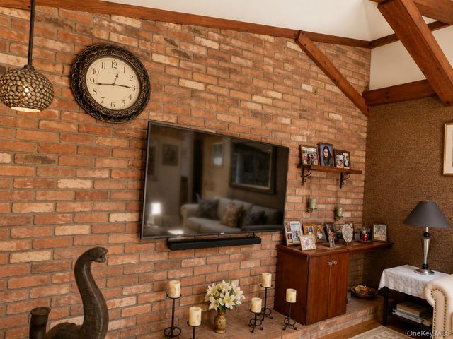 10 Tioken Road, Spring Valley, NY 10977