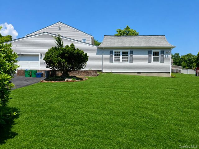 10 Tioken Road, Spring Valley, NY 10977