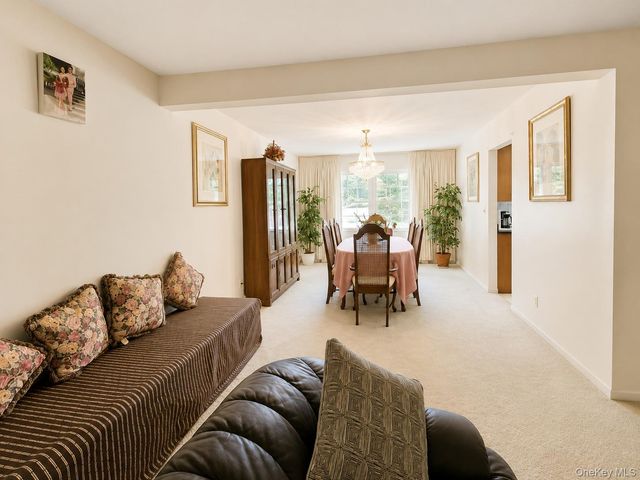10 Tioken Road, Spring Valley, NY 10977