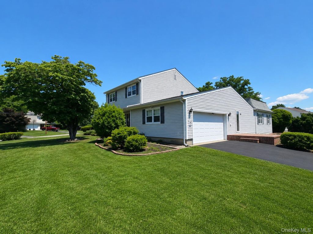 10 Tioken Road, Spring Valley, NY 10977