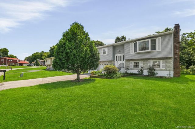 41 Keats Drive, New Windsor, NY 12553
