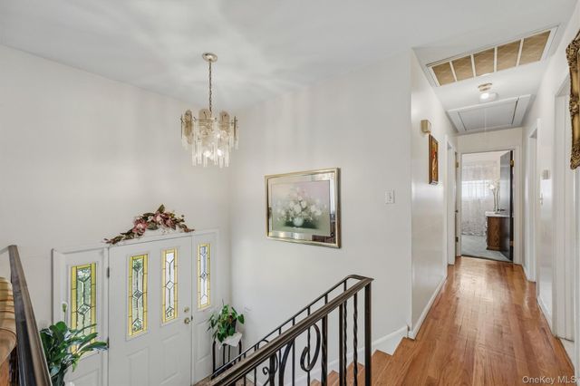 41 Keats Drive, New Windsor, NY 12553