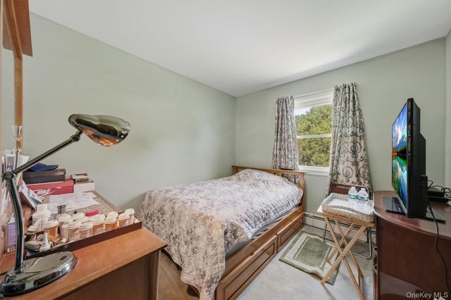 41 Keats Drive, New Windsor, NY 12553