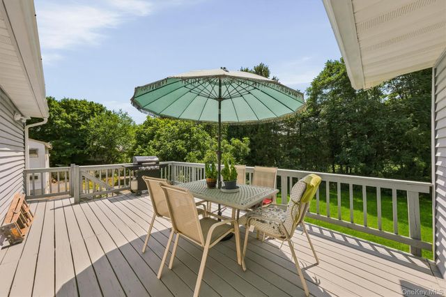41 Keats Drive, New Windsor, NY 12553