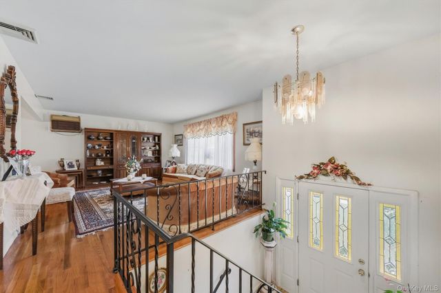 41 Keats Drive, New Windsor, NY 12553