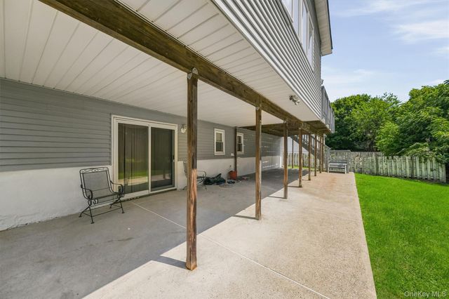 41 Keats Drive, New Windsor, NY 12553