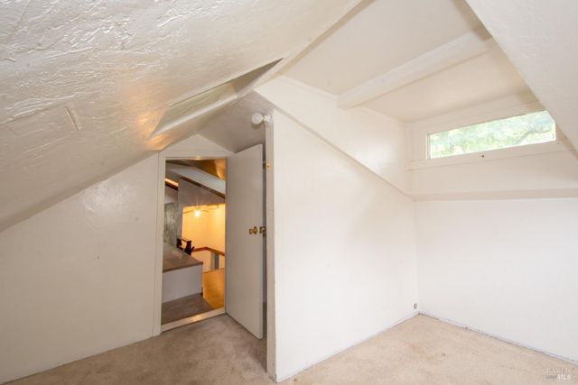 18089 Riverside Dr, Sonoma, CA 95476