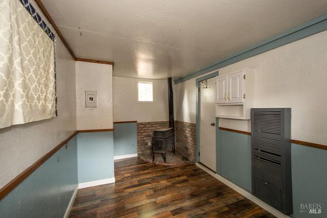 18089 Riverside Dr, Sonoma, CA 95476