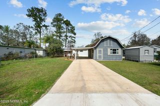 230 CLEARWATER Road, Satsuma, FL 32189