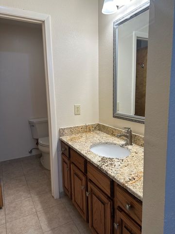 1900B West Lane, Kerrville, TX 78028