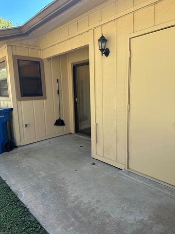 1900B West Lane, Kerrville, TX 78028