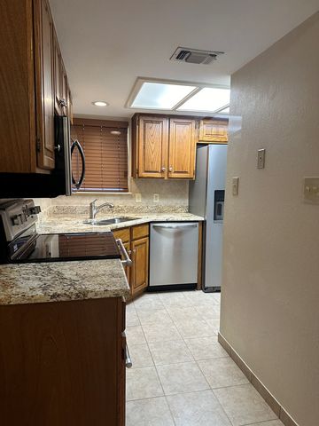 1900B West Lane, Kerrville, TX 78028
