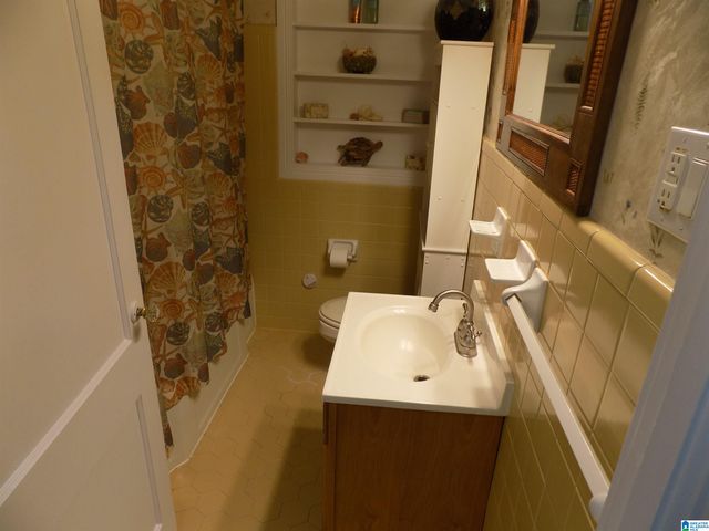 1805 28TH AVENUE N, Hueytown, AL 35023