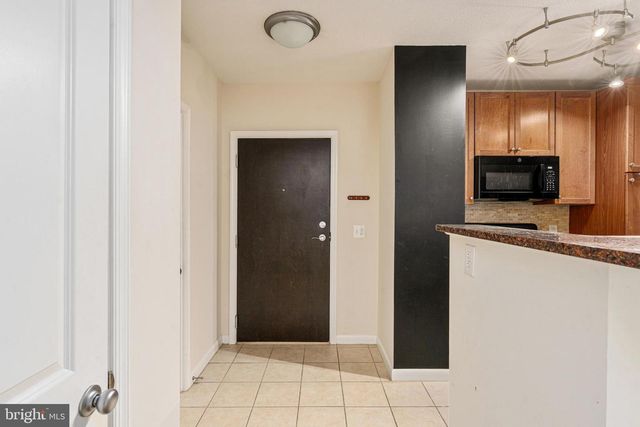 851 N GLEBE RD #1407, Arlington, VA 22203