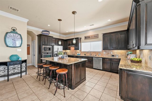 329 Montana Court, New Fairview, TX 76078