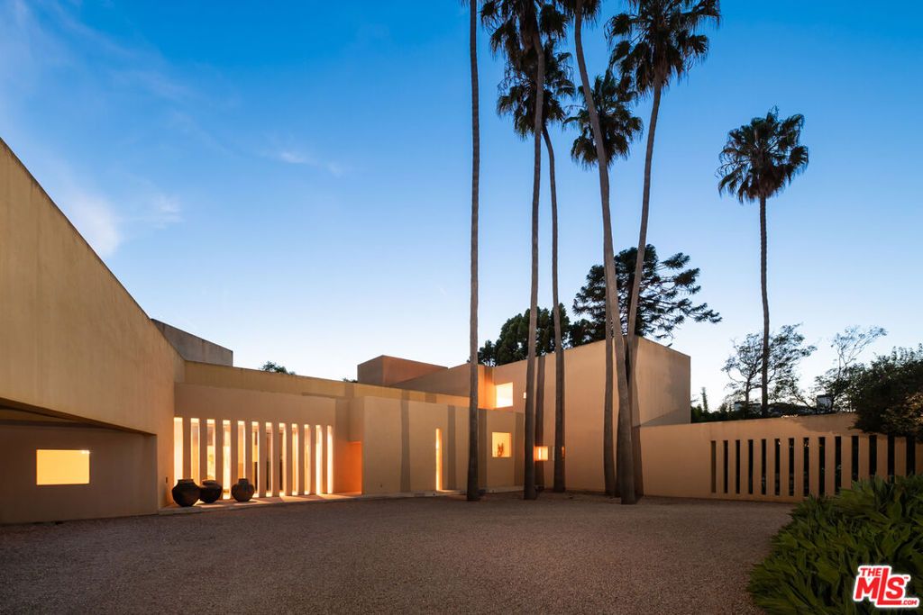 223 N Carmelina Avenue, Los Angeles, CA 90049 — exterior