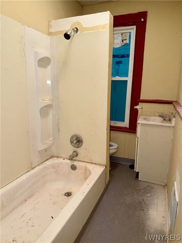 124 Rhode Island Street, Buffalo, NY 14213