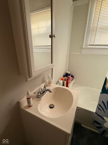 2034 Southeastern Avenue, Indianapolis, IN 46201