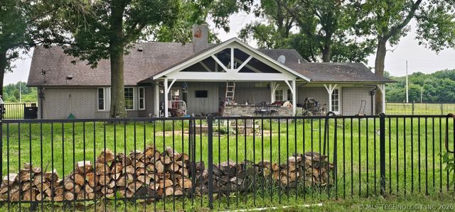 37967 E 221st Street, Porter, OK 74454