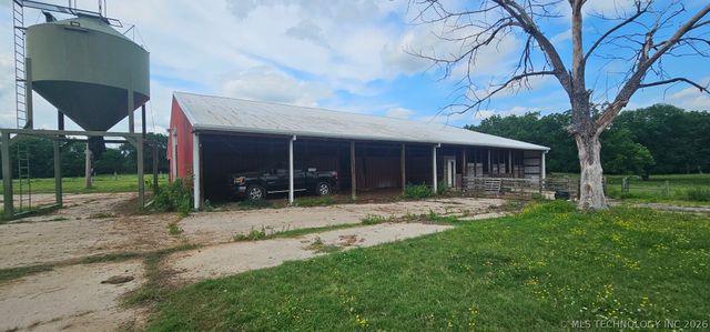 37967 E 221st Street, Porter, OK 74454