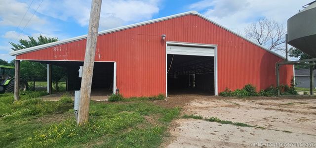 37967 E 221st Street, Porter, OK 74454