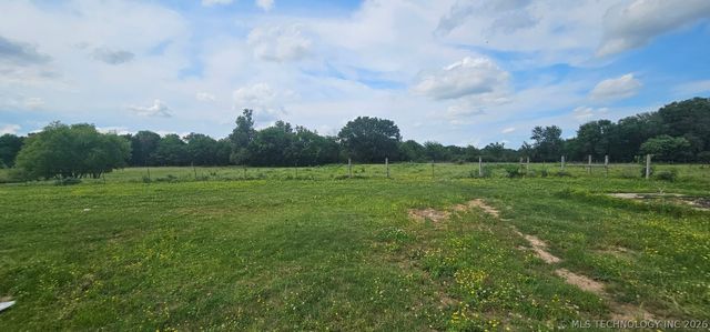 37967 E 221st Street, Porter, OK 74454