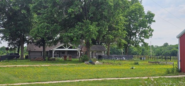 37967 E 221st Street, Porter, OK 74454