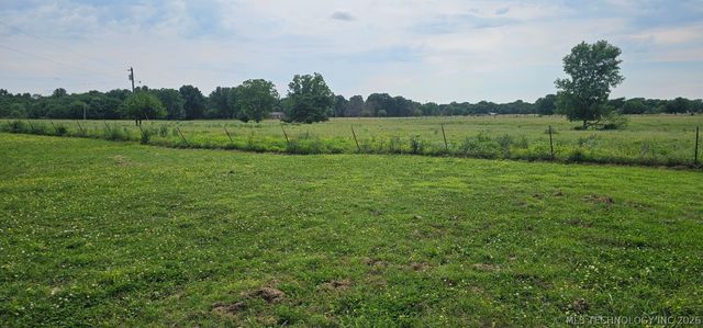 37967 E 221st Street, Porter, OK 74454