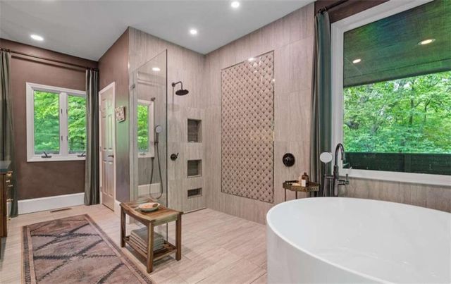 220 Wake Robin, Big Canoe, GA 30143