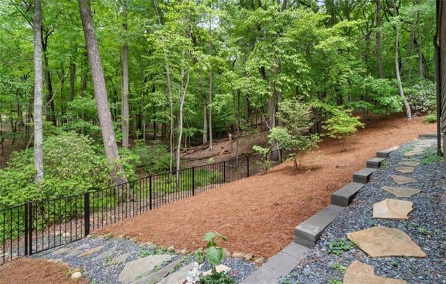 220 Wake Robin, Big Canoe, GA 30143