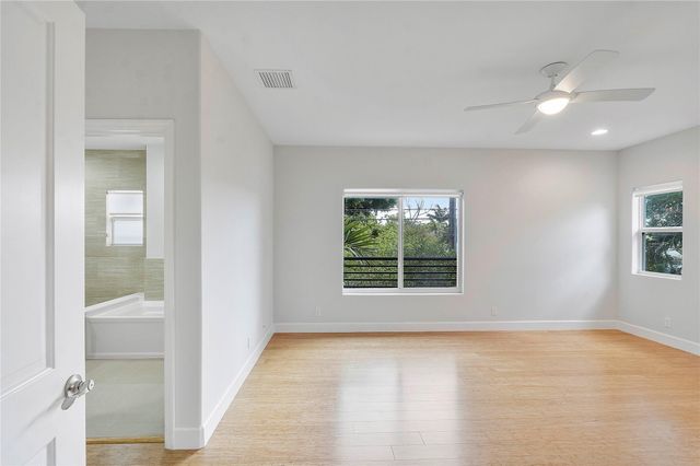 825 NE 17th Way, Fort Lauderdale, FL 33304